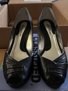 Naturalizer Black Leather Peep-Toe Heels